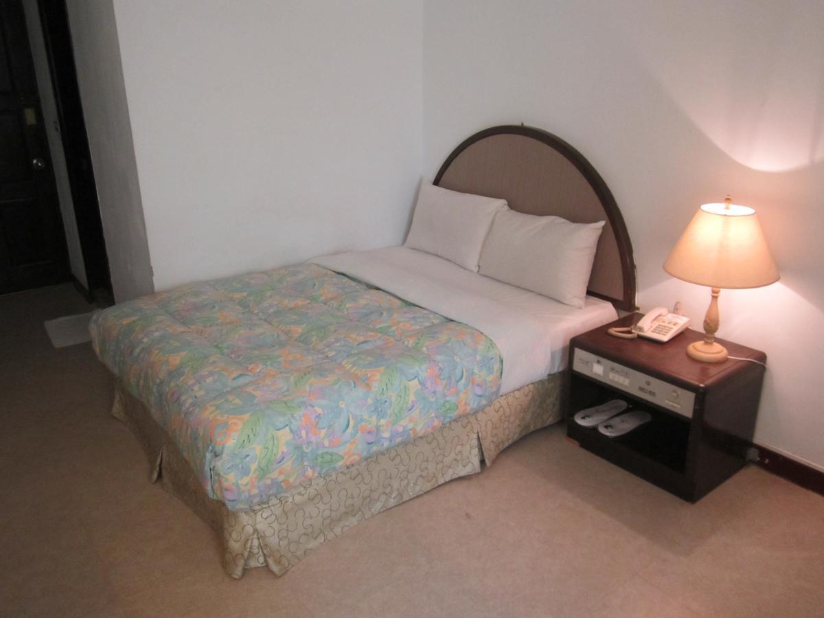 Goshen Hotel Kaohsiung Esterno foto