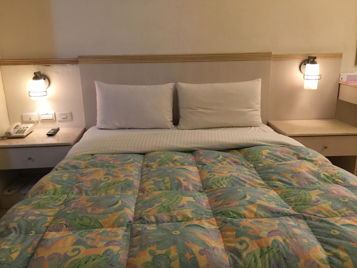 Goshen Hotel Kaohsiung Esterno foto