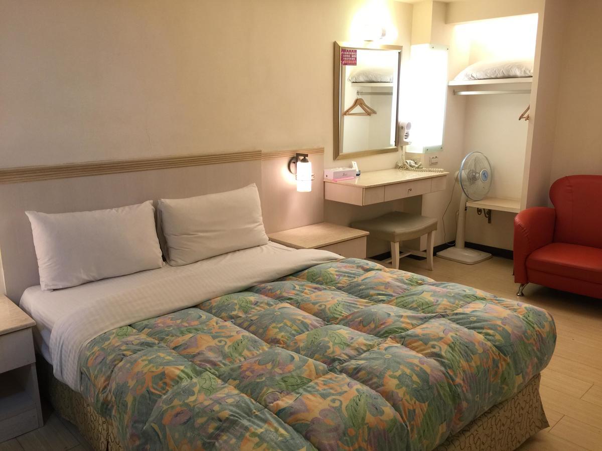 Goshen Hotel Kaohsiung Esterno foto